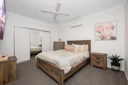 Private Parkside Living in Kalynda Chase - Photo 5