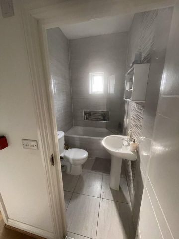 Room in a Shared Flat, Philip Lane, N15 - Photo 2