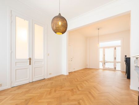 Charmant volledig opgefrist herenhuis te huur in het hart van Mariaburg-Ekeren! - Photo 3