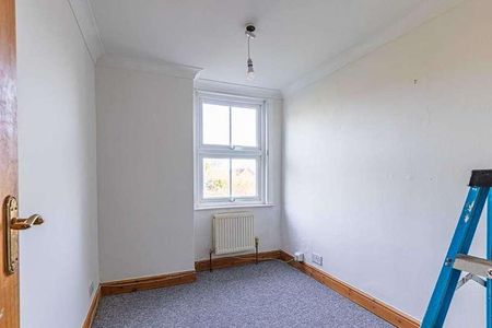 Close To Town Centre, Schools & Amenities, HP1 - Photo 2