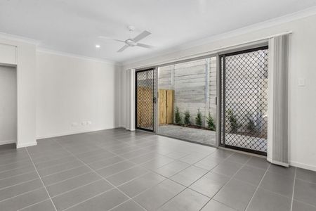 3 Bedroom Townhouse - Photo 3