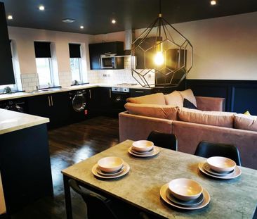 12 bedroom private hall to rent - Photo 3