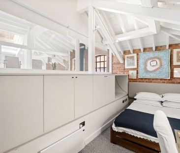 5 bedroom end of terrace house to rent - Photo 3