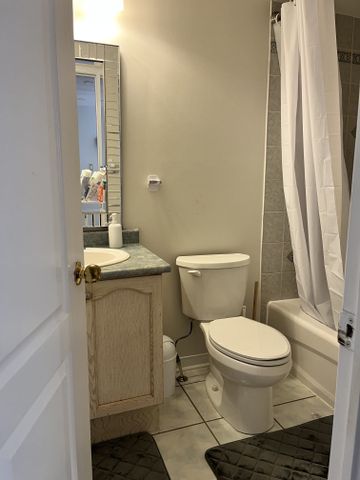 For Lease - 7 Glacier Crescent, Toronto, Ontario - Photo 4