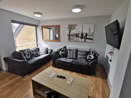 6 bedroom house to rent - Photo 2