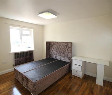 4 bedroom house to rent - Photo 2