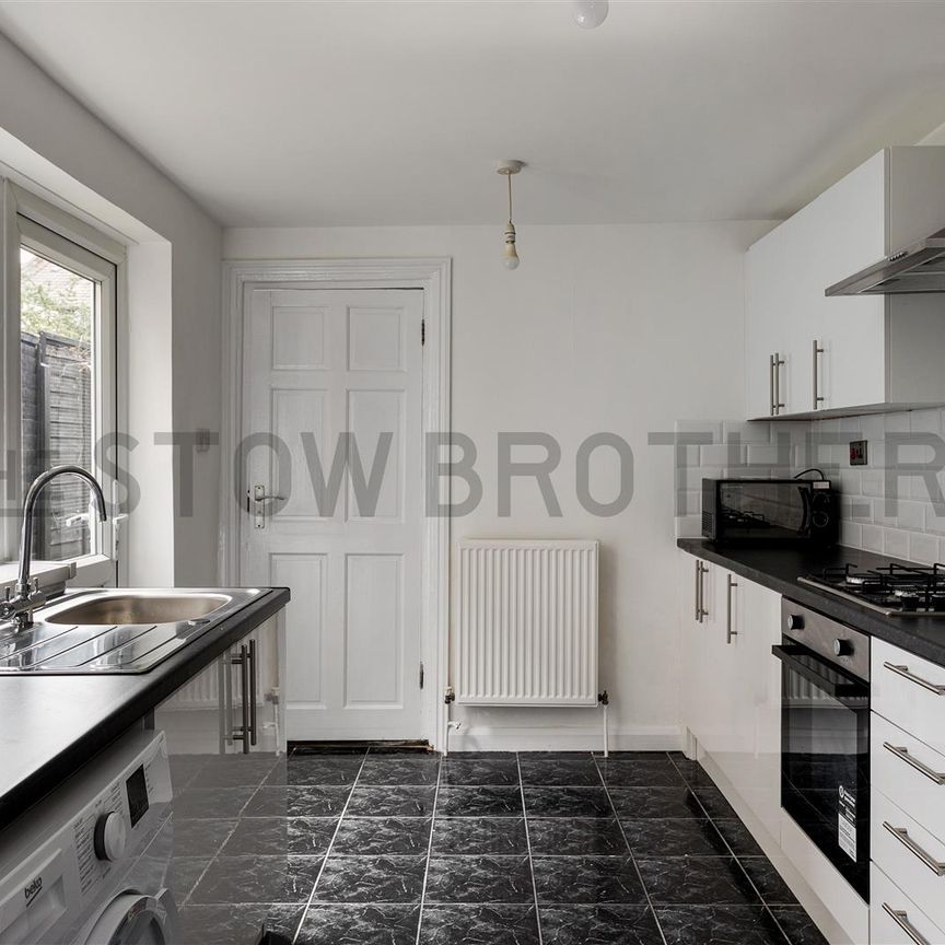 Selby Road , E11 3LR - Photo 1