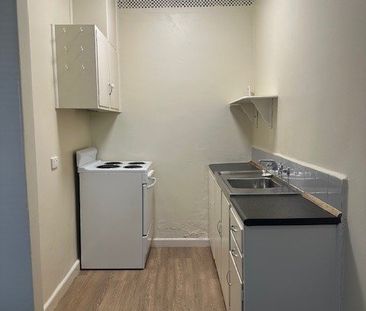 SPACIOUS APARTMENT! - Photo 5