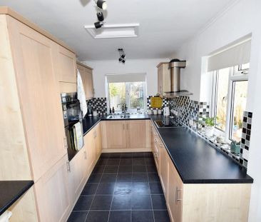 2 bedroom semi-detached house to rent - Photo 6