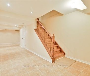 Detached Home For Lease | N8142488 - Photo 5