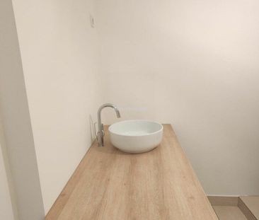 Location - appartement - 71.84 m² - 3 Pièces - Photo 2