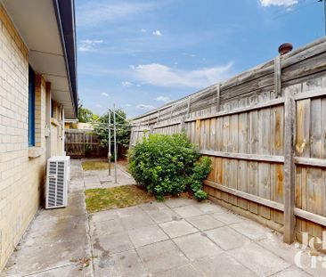 2/31 Railway Parade, Murrumbeena - Photo 2