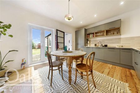 3 bedroom terraced house to rent - Photo 3