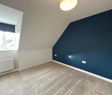 4 bedroom semi-detached house to rent - Photo 6