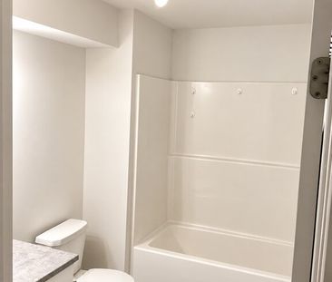 Lease Transfer 1 Bedroom Basement Apartm - Photo 3