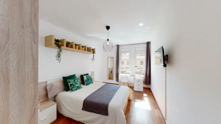 Carrer de la Diputació, Barcelona, Catalonia 08011 - Photo 2