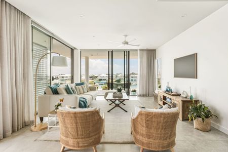 Lakefront Stunner - Executive Apartment with Views - Fully Furnished! - Photo 3