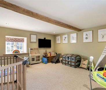 A beautifully presented red brick four bedroom home - Photo 5