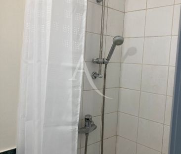 Location Appartement 2 pièces 36m² FONTENAY LE COMTE 85200 - Photo 2