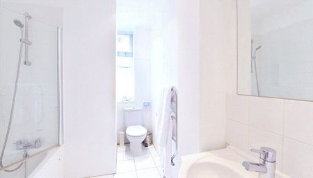1 bedroom conversion flat with 1 reception and 1 bathroom in London, W1J - Photo 3