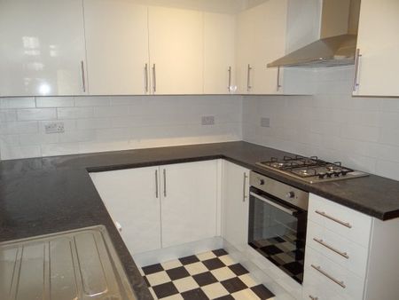 Mafeking Road, Southsea - Photo 4