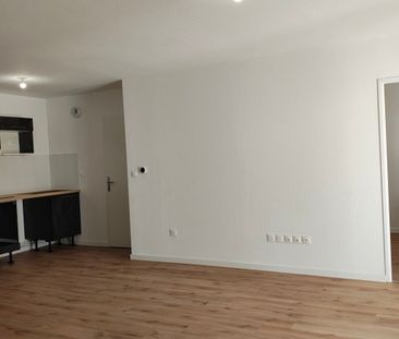 Location Appartement 3 pièces 62m² ROUBAIX 59100 - Photo 2