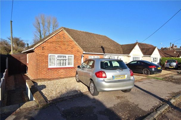 Kings Avenue, Tongham - Photo 1