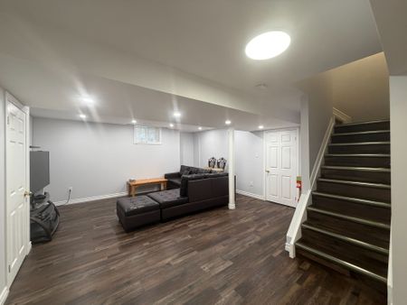 For Lease - 134 Raymond Crescent, Barrie, Ontario - Photo 3