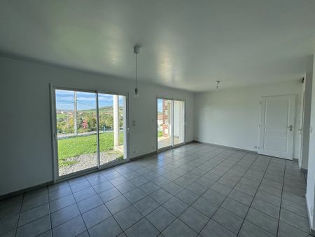 Location Maison 4 pièces 85 m2 à Boisset-Saint-Priest - Photo 2