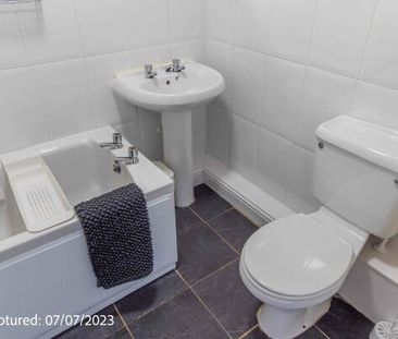 11 Danube House, Huntington - Photo 1