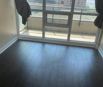 Sunny 1 BR with lakeview and private balcony - Photo 1