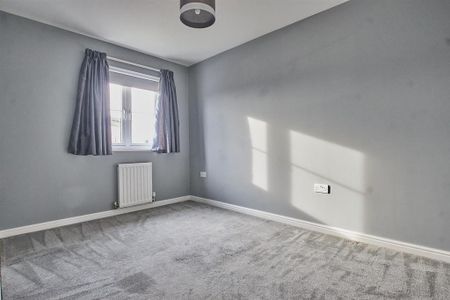 3 bedroom end of terrace house to rent - Photo 4