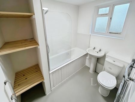 flat to rent Denmark Villas, Hove, East Sussex - Photo 4