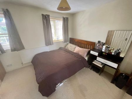 2 bedroom terraced house to rent - Photo 2