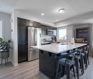 For Lease - 523 Ozawa Private, Manor Park - Cardinal Glen and Area,... - Photo 3