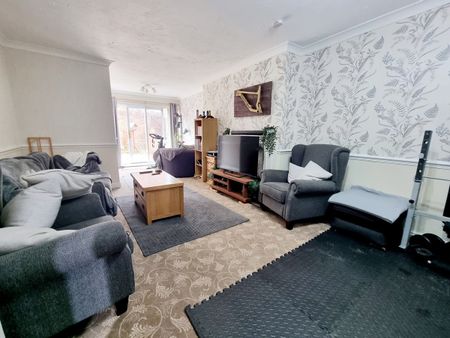 Property To Rent Springfield Road, St. Helens, WA10 | 3 Bedroom House through Little Estate Agents - Photo 2