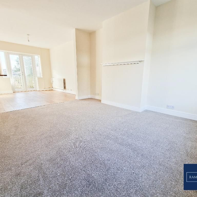 4 bedroom semi-detached house to rent - Photo 1