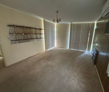 Large 3 Bedroom Family Home - Photo 1