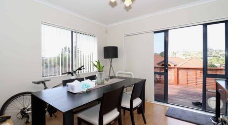 Macleans College Zone! 2-Bedroom Unit with Study & Water Included - Photo 2