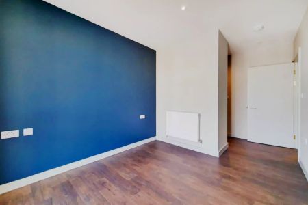 3 Bedroom Apartment - Photo 2