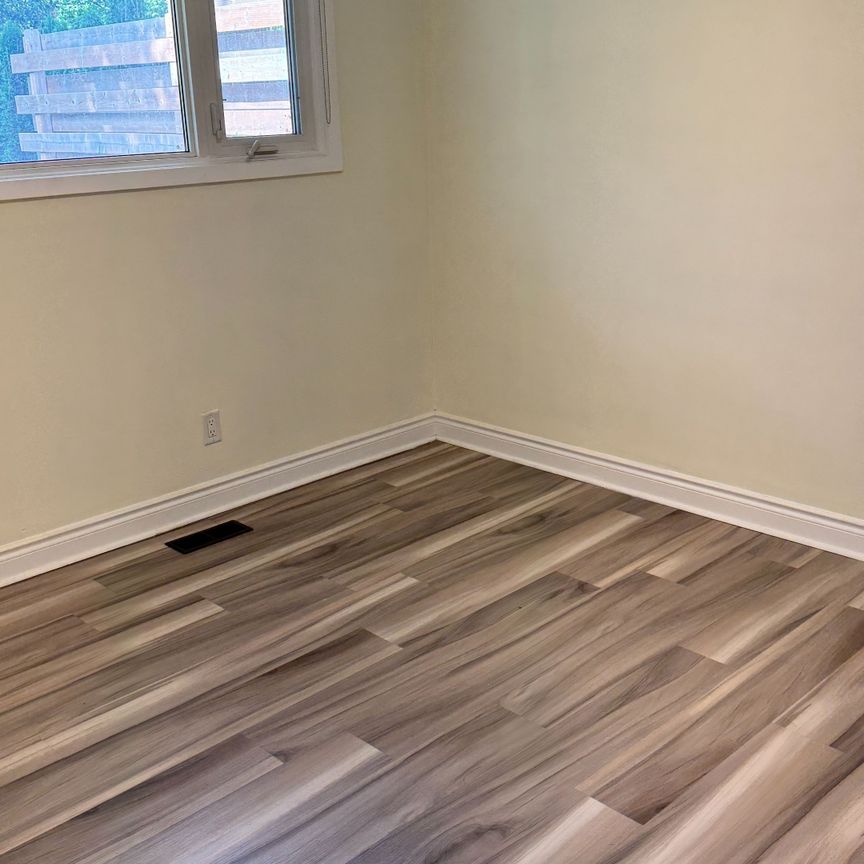 For Lease - 115 Uplands Drive, Kitchener, Ontario - Photo 1