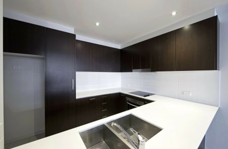 Spacious Apartment In Popular Kingston Location - Photo 4