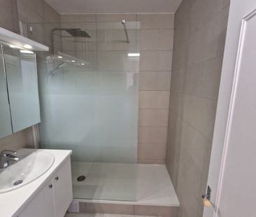 Location Appartement 3 pièces 63m² ST MAUR DES FOSSES 94210 - Photo 3