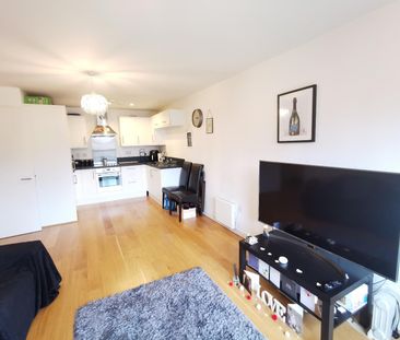 2 bedroom apartment to rent - Photo 3
