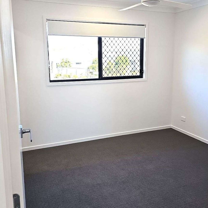 AVAILABLE 07/11/2025 - 3 BEDROOM - 2 BATHROOM - DUCTED AIR-CONDITIONING - Photo 1