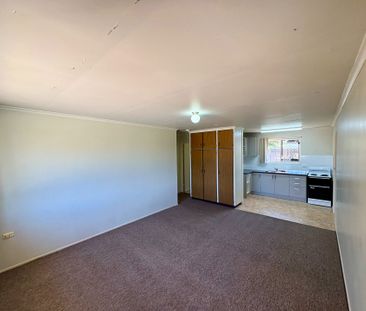 Spacious 2-Bedroom Unit in Prime Location - Photo 2