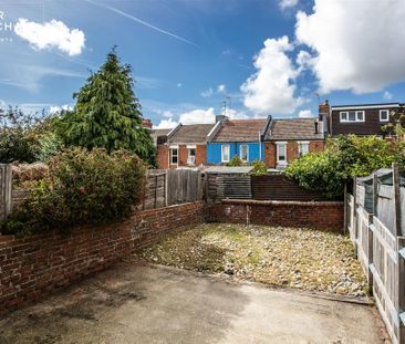 6 bedroom terraced house to rent - Photo 3