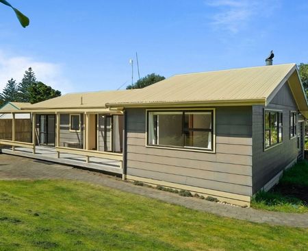 3 Bedrooms, Wainui - Photo 5