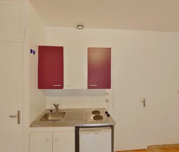 Location Appartement 1 pièce Meublé 22m² CHATELLERAULT 86100 - Photo 3
