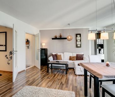 Modern apartment with south-west facing loggia - Photo 2